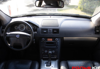 Подержанный автомобиль Volvo XC90 2009 года (11 фото)