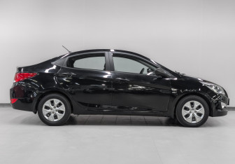 Подержанный автомобиль Hyundai Solaris Sedan 2015 года (4 фото)