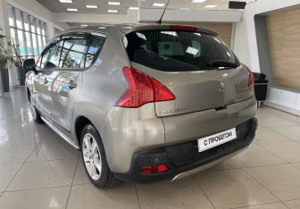 Подержанный автомобиль Peugeot 3008 2011 года (7 фото)