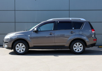 Подержанный автомобиль Citroen C-Crosser 2011 года (8 фото)