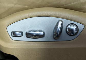 Подержанный автомобиль Porsche Macan 2017 года (15 фото)