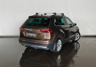 Подержанный автомобиль Volkswagen Tiguan 2019 года (5 фото)