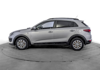 Подержанный автомобиль Kia Rio Hatchback 2019 года (8 фото)
