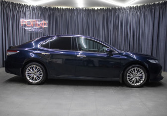 Подержанный автомобиль Toyota Camry Sedan 2020 года (4 фото)