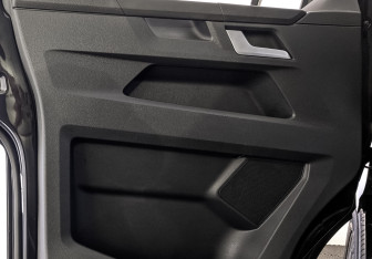 Подержанный автомобиль Volkswagen Multivan 2020 года (19 фото)