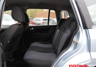 Подержанный автомобиль Ford Fusion 2008 года (8 фото)