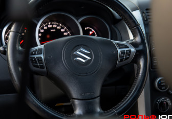 Подержанный автомобиль Suzuki Grand Vitara 2008 года (11 фото)