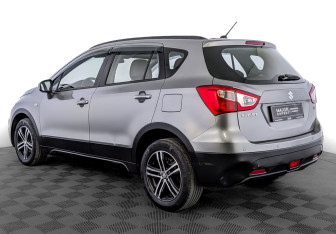 Подержанный автомобиль Suzuki SX4 Hatchback 2013 года (7 фото)