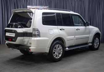 Подержанный автомобиль Mitsubishi Pajero 2019 года (5 фото)