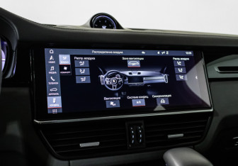 Подержанный автомобиль Porsche Cayenne 2020 года (20 фото)