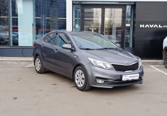 Подержанный автомобиль Kia Rio Sedan 2016 года (3 фото)