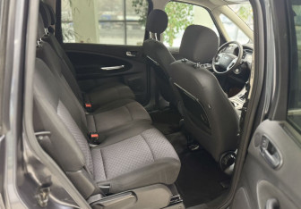 Подержанный автомобиль Ford Galaxy 2008 года (13 фото)