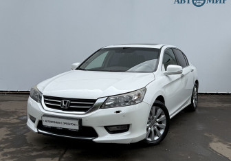 Подержанный автомобиль Honda Accord Sedan 2013 года (1 фото)