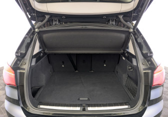 Подержанный автомобиль BMW X1 2017 года (10 фото)