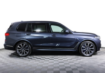 Подержанный автомобиль BMW X7 2019 года (4 фото)