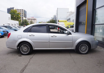Подержанный автомобиль Chevrolet Lacetti Sedan 2008 года (4 фото)