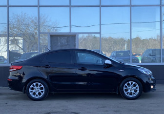 Подержанный автомобиль Kia Rio Sedan 2016 года (4 фото)