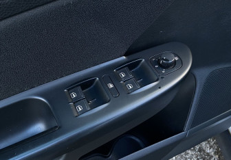 Подержанный автомобиль Volkswagen Passat Wagon 2007 года (12 фото)