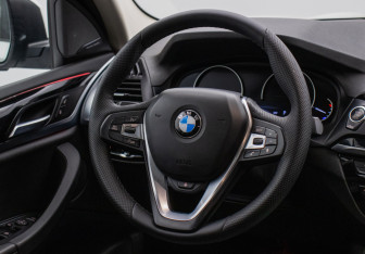 Подержанный автомобиль BMW X3 2020 года (15 фото)