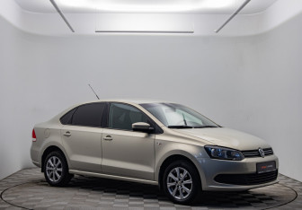 Подержанный автомобиль Volkswagen Polo Sedan 2013 года (3 фото)