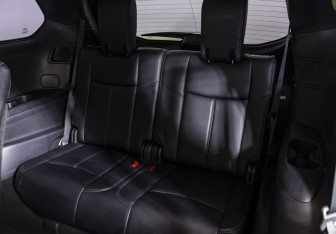Подержанный автомобиль Nissan Pathfinder 2014 года (13 фото)
