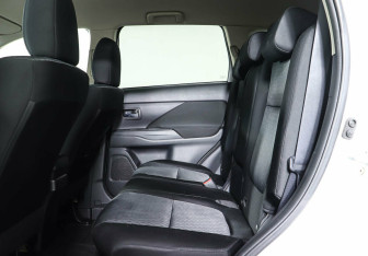 Подержанный автомобиль Mitsubishi Outlander 2013 года (20 фото)