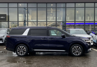 Подержанный автомобиль Kia Carnival 2021 года (4 фото)