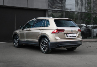Подержанный автомобиль Volkswagen Tiguan 2018 года (4 фото)