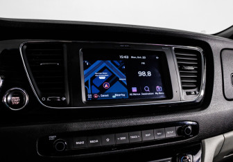 Подержанный автомобиль Kia Carnival 2019 года (21 фото)