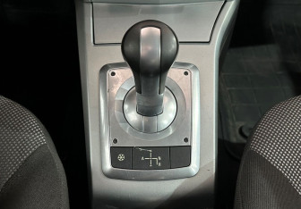 Подержанный автомобиль Opel Astra Hatchback 2009 года (14 фото)