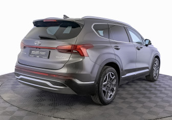 Подержанный автомобиль Hyundai Santa Fe 2022 года (5 фото)