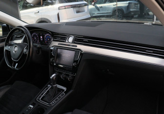 Подержанный автомобиль Volkswagen Passat Sedan 2015 года (8 фото)