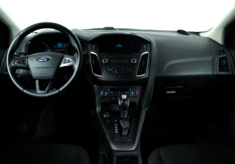 Подержанный автомобиль Ford Focus Hatchback 2018 года (9 фото)