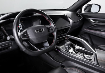 Подержанный автомобиль Geely Tugella 2023 года (14 фото)