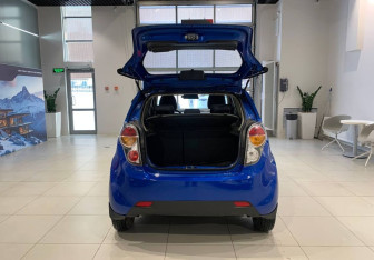 Подержанный автомобиль Chevrolet Spark 2012 года (7 фото)