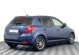 Подержанный автомобиль Kia Ceed Hatchback 2008 года (5 фото)