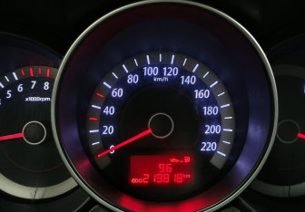 Подержанный автомобиль Kia Cerato Coupe 2011 года (13 фото)