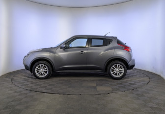 Подержанный автомобиль Nissan Juke 2013 года (8 фото)