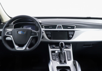 Подержанный автомобиль Geely Atlas 2018 года (8 фото)