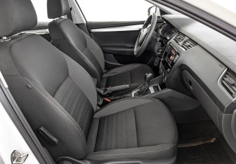 Подержанный автомобиль Skoda Octavia Liftback 2018 года (24 фото)