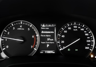 Подержанный автомобиль Lexus RX 2018 года (16 фото)