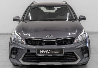 Подержанный автомобиль Kia Rio Hatchback 2021 года (2 фото)