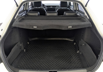 Подержанный автомобиль Skoda Octavia Liftback 2022 года (10 фото)