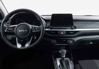 Подержанный автомобиль Kia Cerato Sedan 2021 года (10 фото)