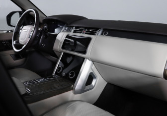 Подержанный автомобиль Land Rover Range Rover 2020 года (9 фото)