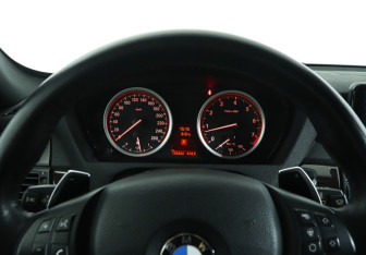 Подержанный автомобиль BMW X6 2011 года (11 фото)