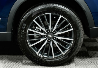 Подержанный автомобиль Chery Tiggo 8 2023 года (8 фото)