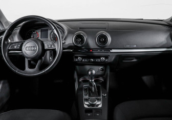 Подержанный автомобиль Audi A3 Sedan 2016 года (12 фото)