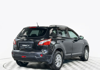 Подержанный автомобиль Nissan Qashqai 2012 года (5 фото)