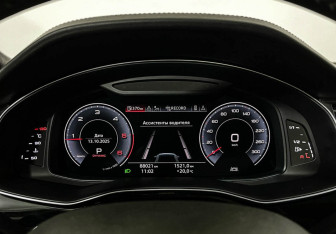 Подержанный автомобиль Audi SQ8 2019 года (11 фото)